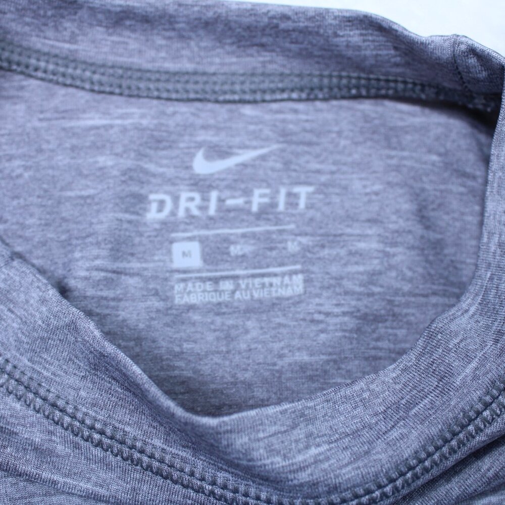 Nike Dri-Fit T-shirt Men's Medium Gray Short Sleeve Activewear UPF40+ - Picture 4 of 10